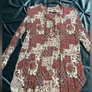 Size Medium Long Sleeve Top